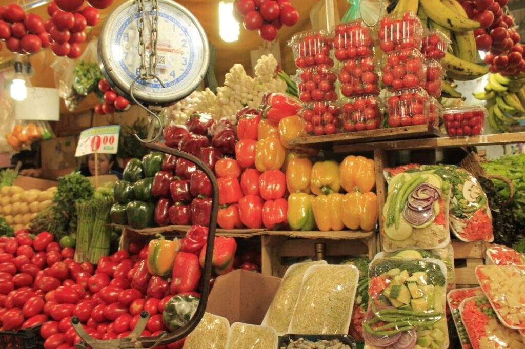 Piden organizaciones a Profeco supervisar y castigar a especuladores de alimentos