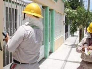trabajadores_de_la_cfe_en_cancxn.jpg_1902800913