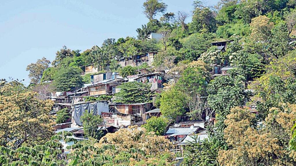 Prisión a quien autorice o construya en zonas de riesgo natural