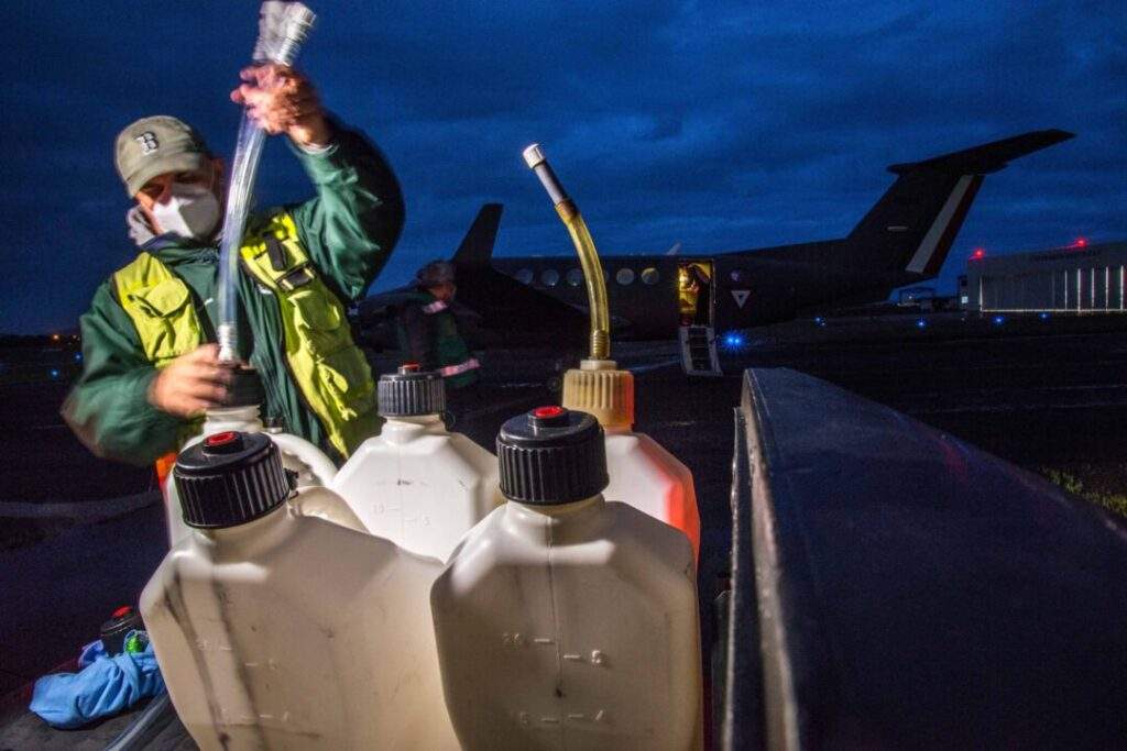 Bombardean nubes Sedena y Sader en Nuevo León para combatir incendio