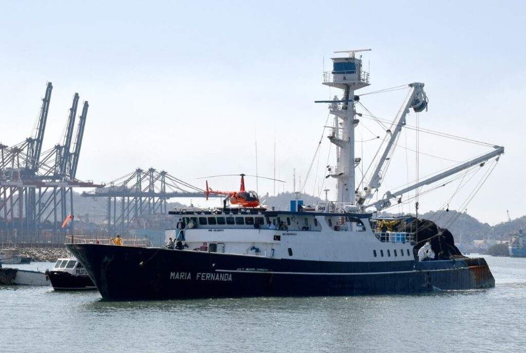 Calendario para la pesca comercial de túnidos en el Pacífico