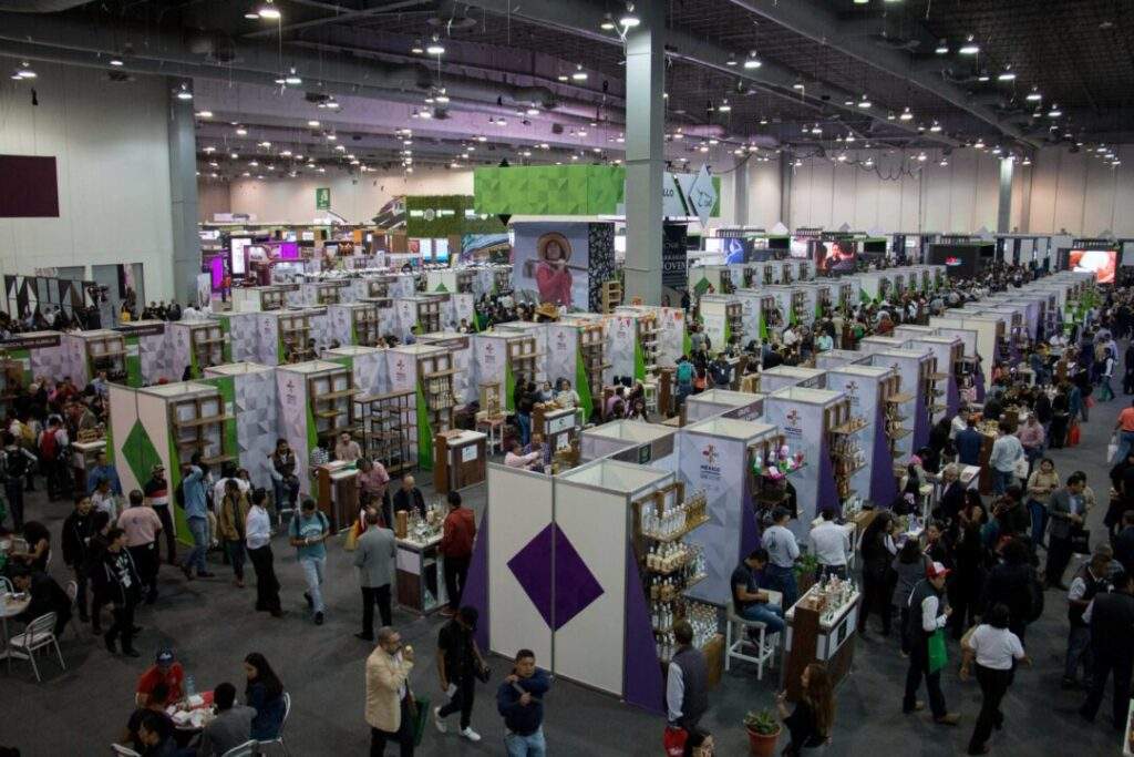 Llama Villalobos Arámbula a la Coparmex a invertir en el sur sureste