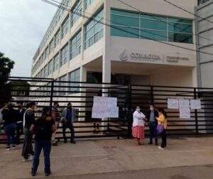 Toman trabajadores sindicalizados instalaciones de Conagua