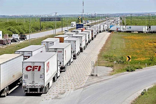 Hasta 30 horas de espera por endurecimiento de inspecciones en Texas