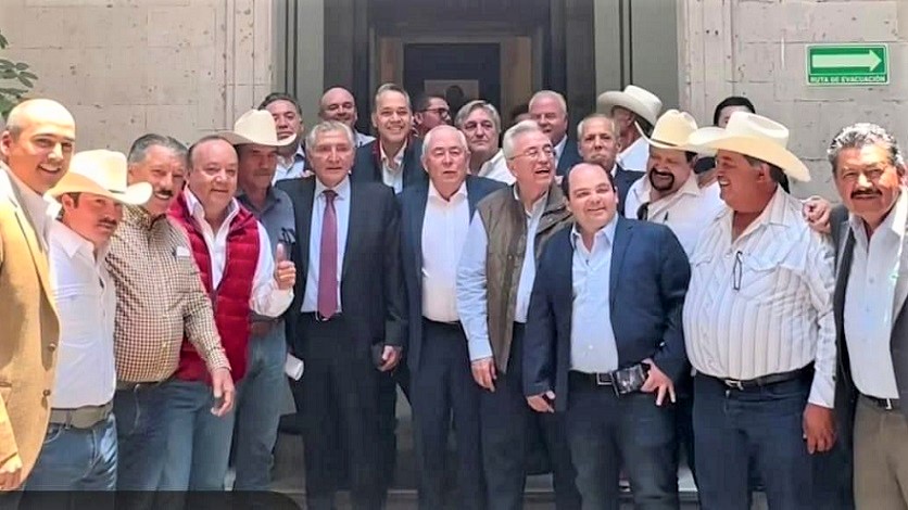 Productores y gobierno construyen mejor precio para el maíz y trigo